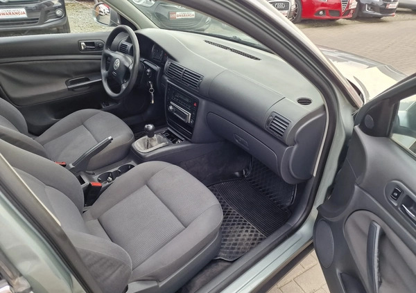 Volkswagen Passat cena 6900 przebieg: 267000, rok produkcji 2004 z Daleszyce małe 529